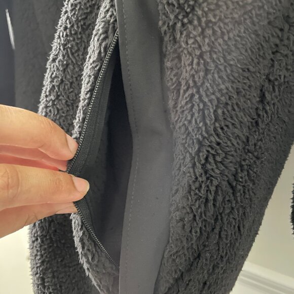 The North Face Black Men’s Campshire Fleece Hoodie - Picture 5 of 13